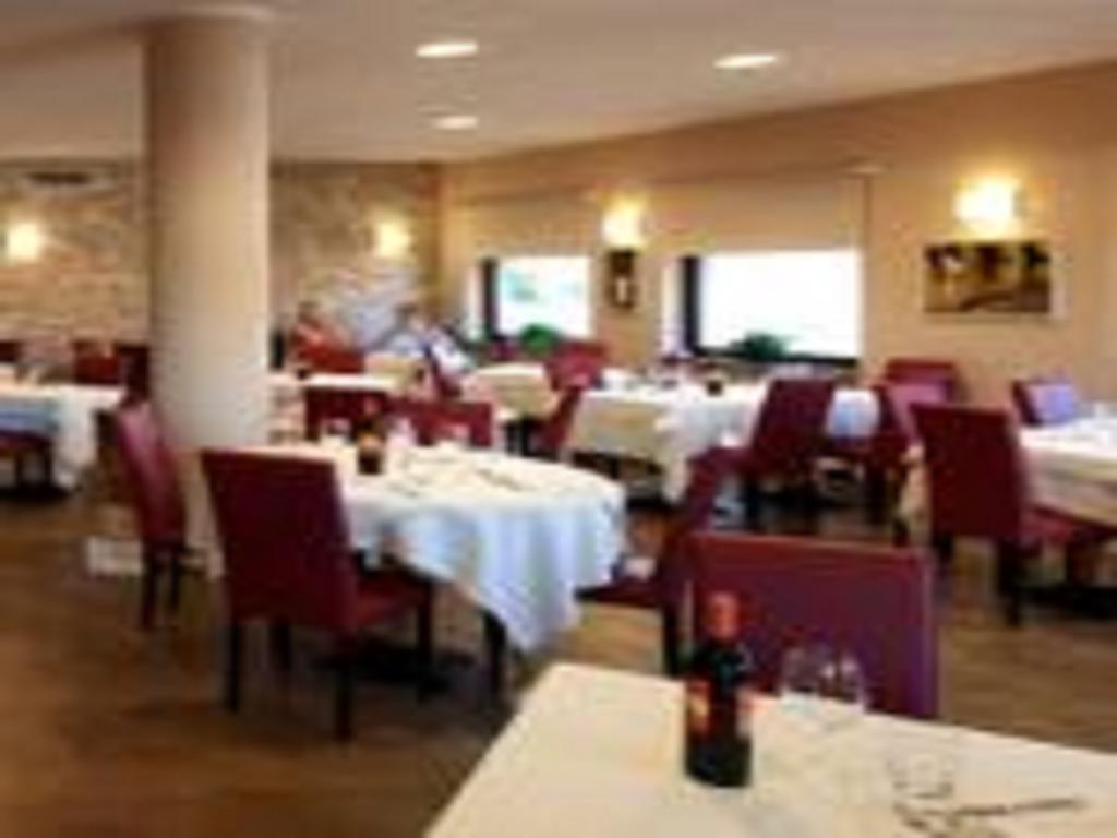 Hotel Des Alpes Rosta Екстериор снимка