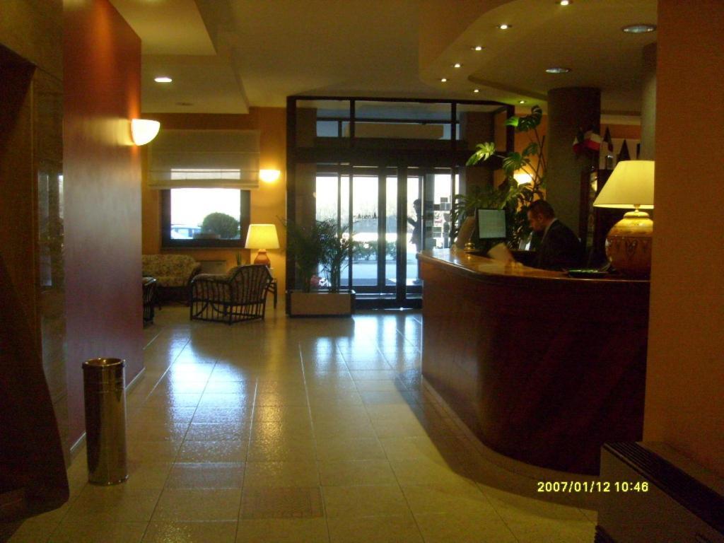 Hotel Des Alpes Rosta Екстериор снимка