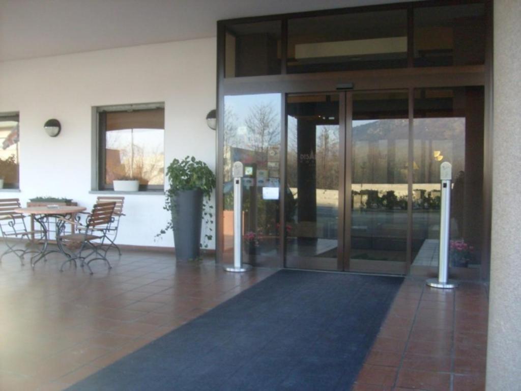 Hotel Des Alpes Rosta Екстериор снимка