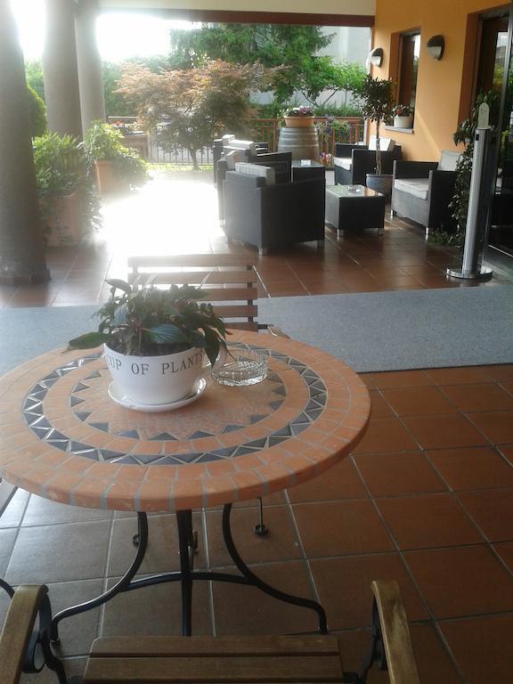 Hotel Des Alpes Rosta Екстериор снимка